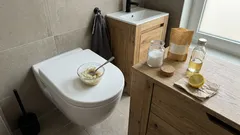 Salz, Natron und ein Schuss Öl im WC: Was der Trick kann – und wann er nicht reicht