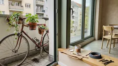 Altes Fahrrad im Keller: Zwei Upcycling-Ideen – vom Balkon bis zur Wand