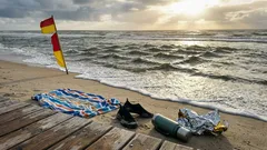 Wenn das Meer plötzlich kariert aussieht: Woran du Kreuzsee erkennst – und was am Strand zählt