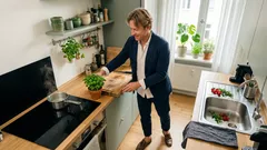 Grün in der Küche: wie Feng Shui Hitze und Alltagstrubel ausbalanciert – ganz ohne Umbau